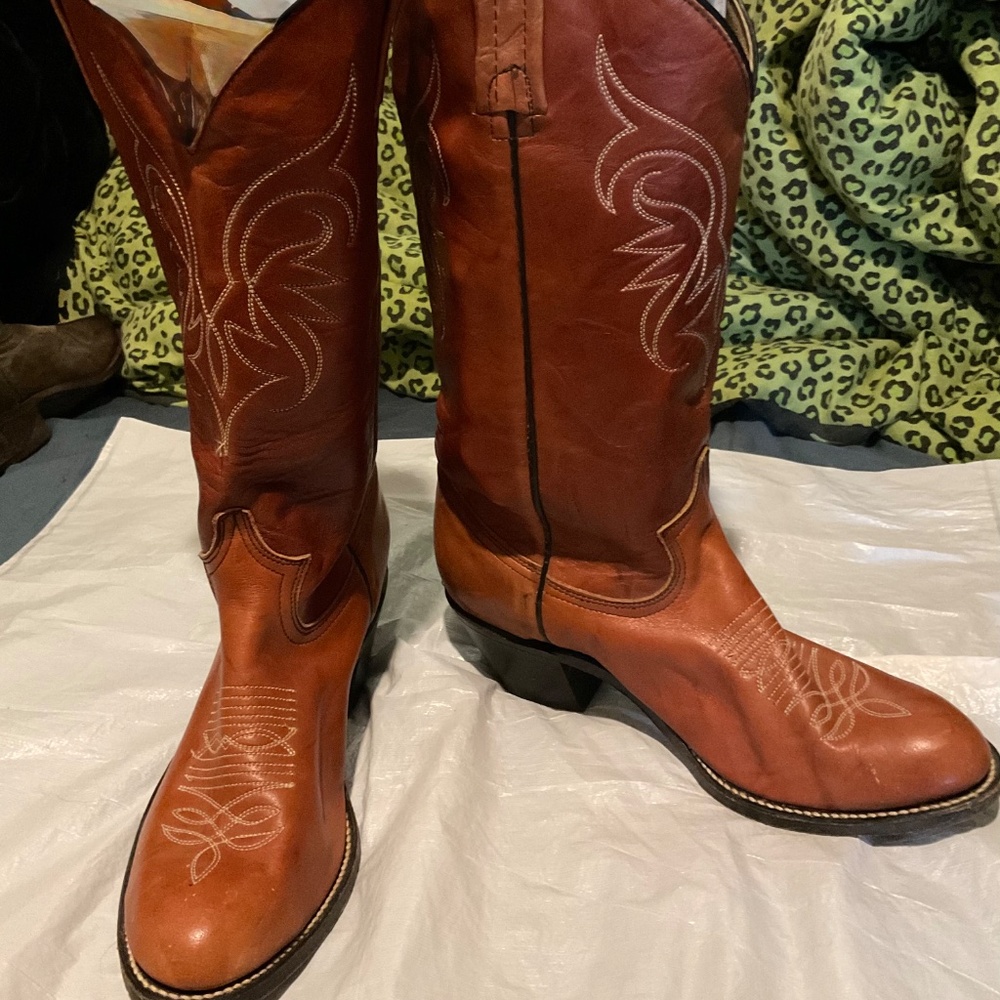 ‘MADE IN CANADA ‘’ COWBOY BOOTS UNISEX SALE - Picture 2 of 13